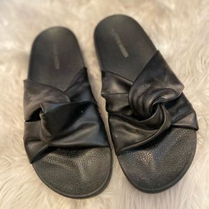 Steven madden black slides